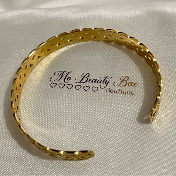 Gold Ribbon Bangle - Picture 3 of 5